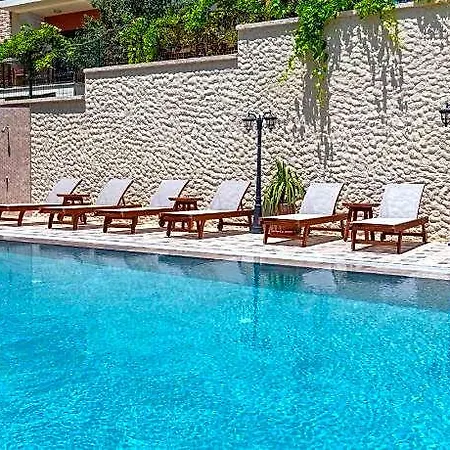 فندق Motif 5*