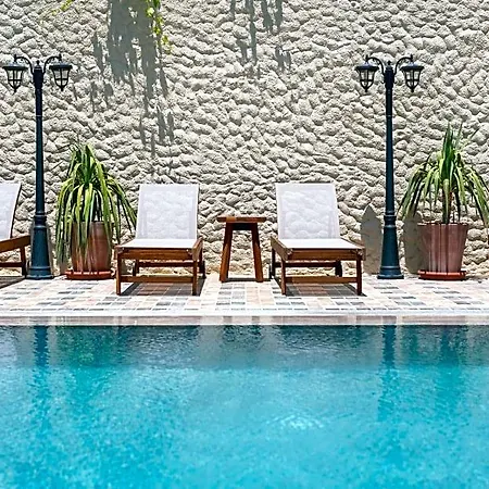 فندق Motif جفتليك كوي